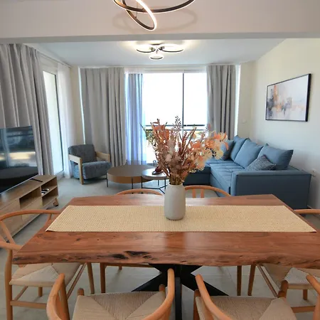 Thalassa Apartment