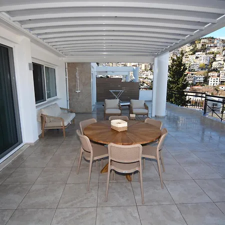 Thalassa Apartment *